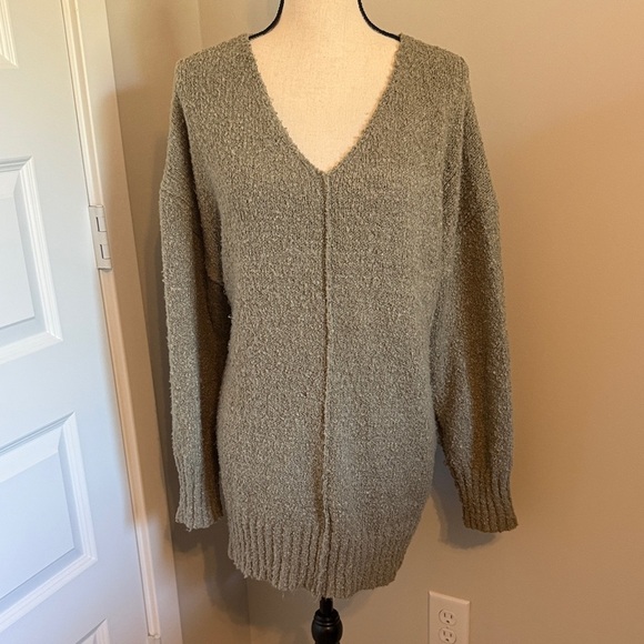 becool Sweaters - Cozy V-Neck Sweater in Olive Green